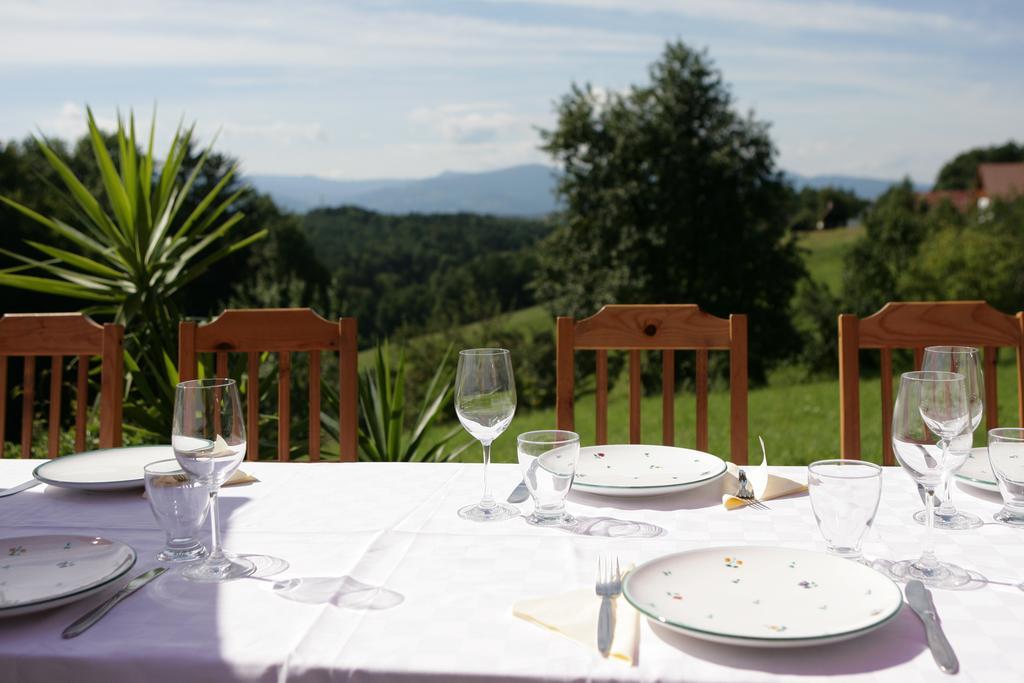 Haus Schoenegger Kitzeck im Sausal Δωμάτιο φωτογραφία